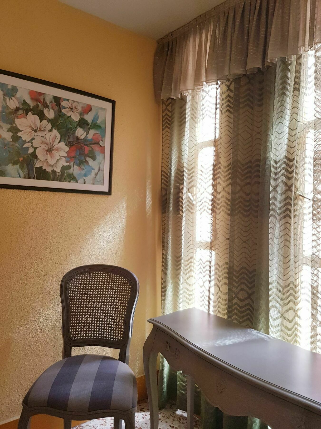 马德里 普埃塔博尼达旅馆酒店 外观 照片